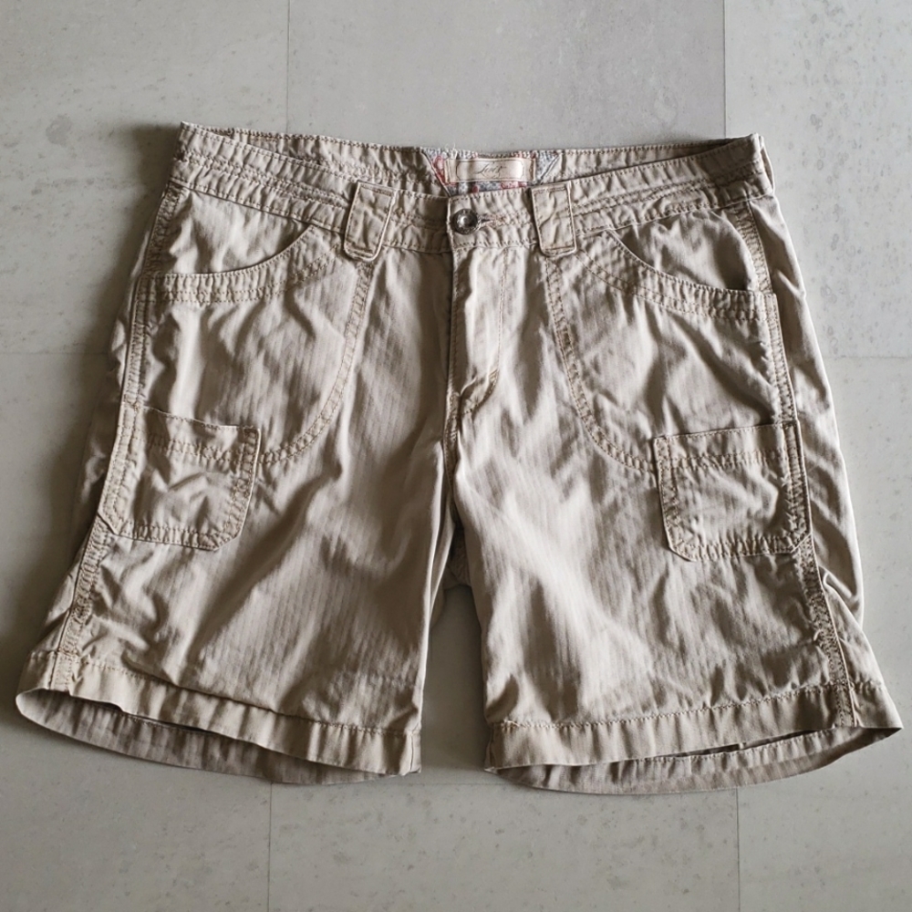 Levi's women's tan shorts